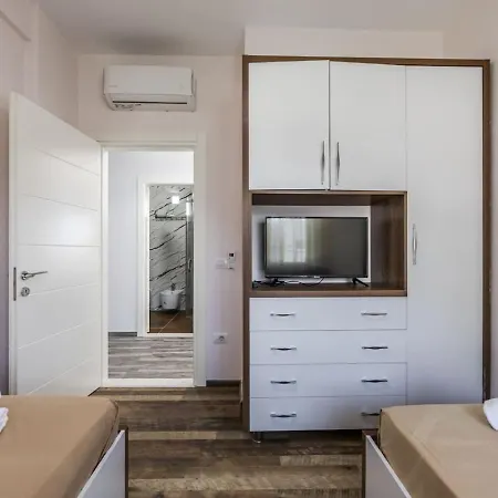 Apartman Spacious Near The Gjiri I Lalzit By Pikhost *