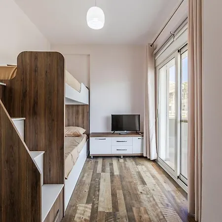 Apartman Spacious Near The Gjiri I Lalzit By Pikhost *