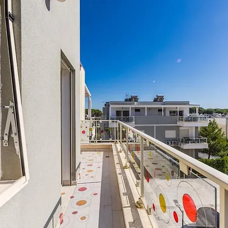 Spacious Near The Gjiri I Lalzit By Pikhost شقة *